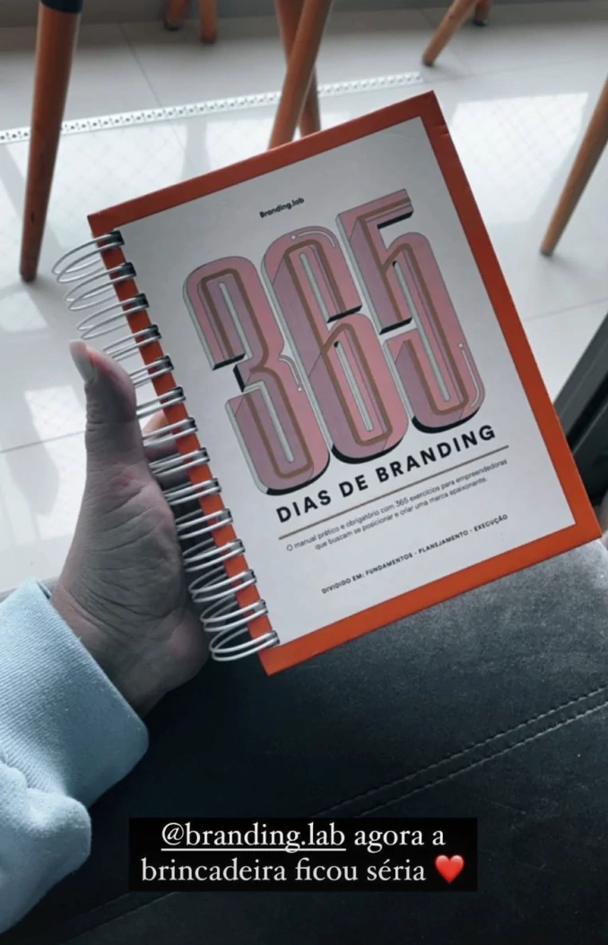 Depoimento de cliente aplicando o 365 Dias de Branding